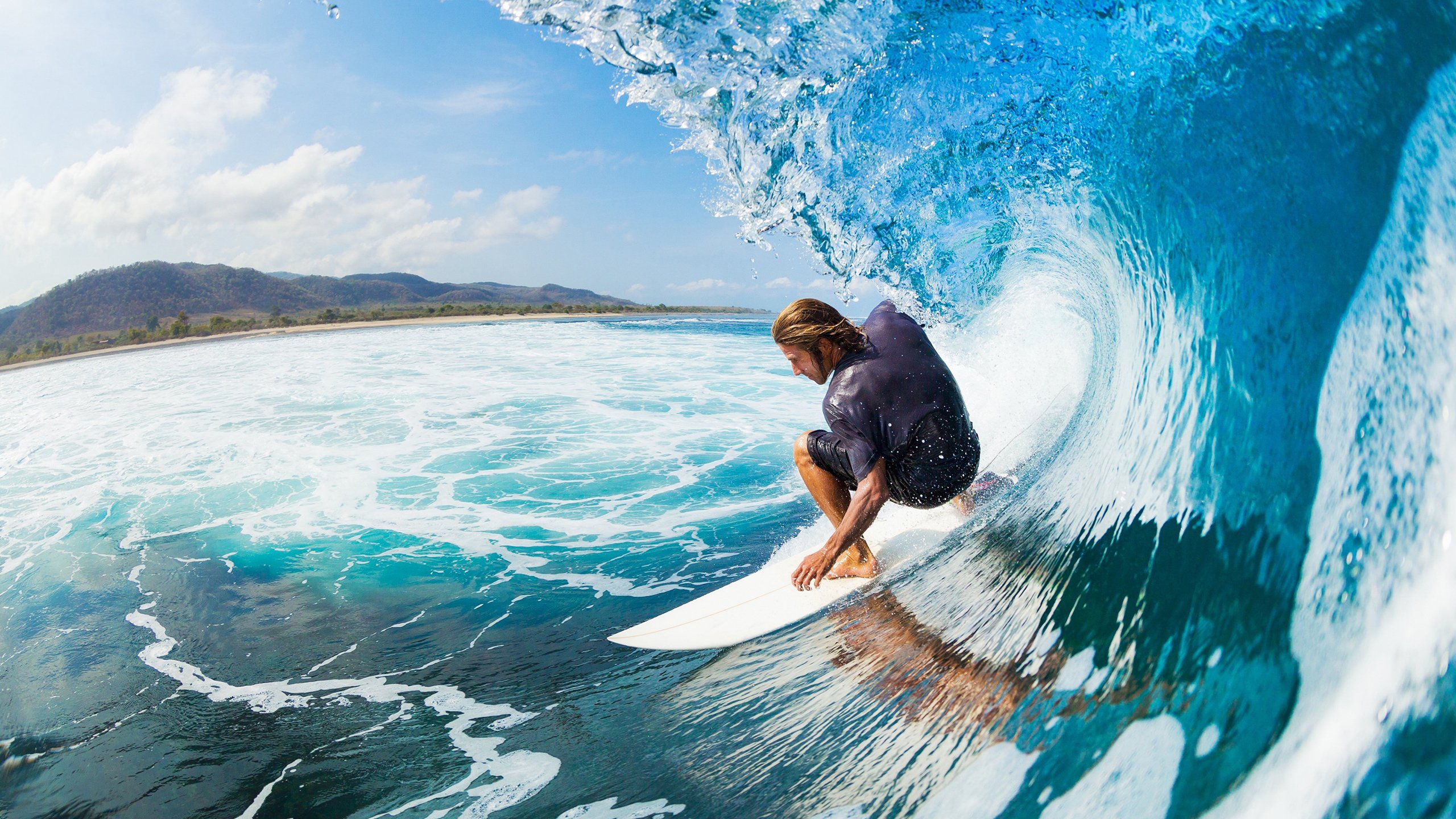 艾比·德尔福：南非队防守的中坚力量，以高效的拦截减少失球，比尔和艾德