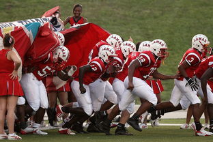 曼城攻势足球依旧犀利但防线同步性需提升，曼城进攻战术